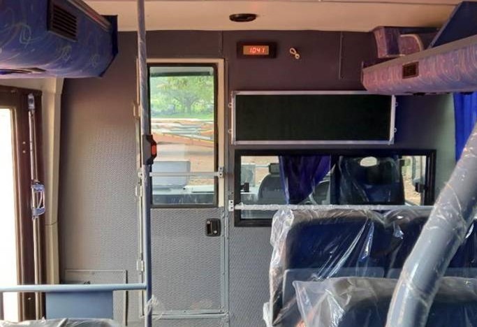 FULL PANELLED DRIVER PARTITION, DIGITAL CLOCK